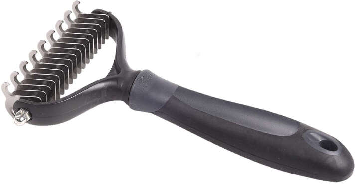 8781052---KANTRIE_Classic_Entfilzungskamm_grau_4057962046641_V01 Grauer Entfilzungskamm mit ergonomischem Griff und mehreren gezahnten Klingen.